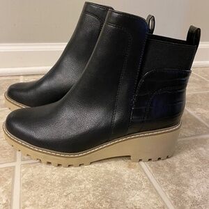 Dolce vita wedge boot
